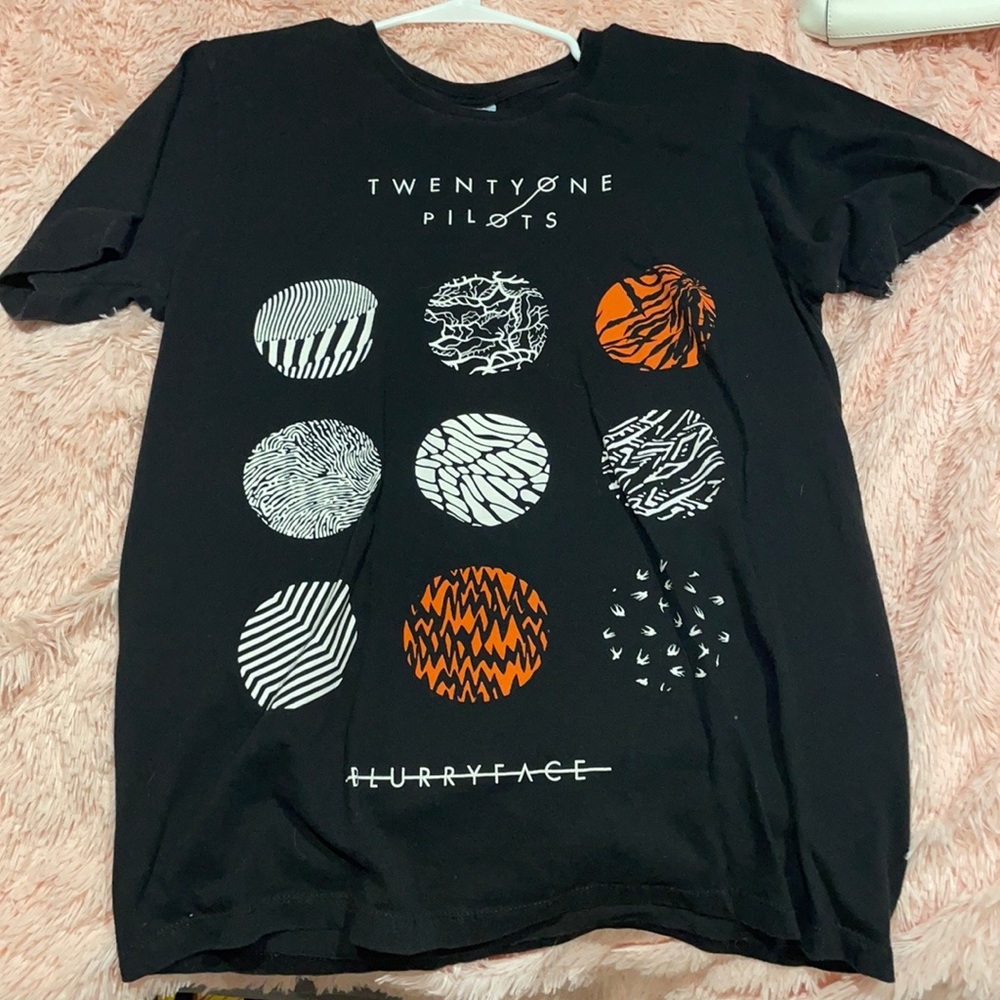 Men’s twenty one pilots shirt